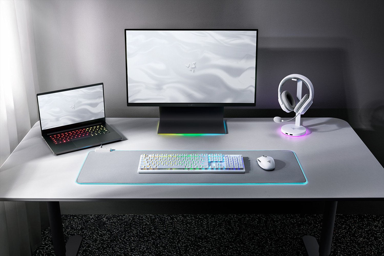 RAZER DEATHSTALKER V2 PRO PURPLE SWITCH WHITE thumbnail 2